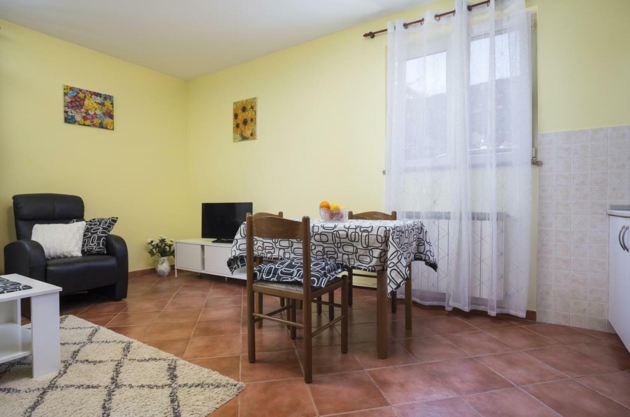 Apartments Ella Rovinj Exterior foto